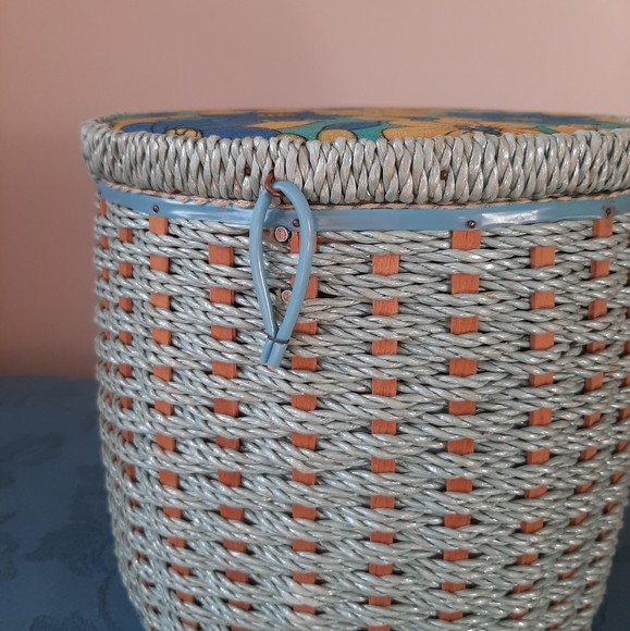 Vintage sewing basket - Picture 7 of 7